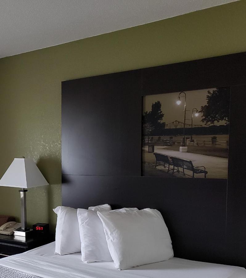 מלון Super 8 By Wyndham לה קרוס מראה חיצוני תמונה